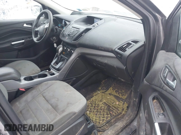 2015 Ford Escape SE with VIN 1FMCU9G90FUB35065, listed as a IAAI auction lot 41165956 with 131,485 mi miles. Bid and sale history available at carsss.com. Image 5.