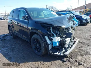 2019 Toyota Highlander SE with VIN 5TDJZRFHXKS606028, listed as a IAAI auction lot 41747582 with 38,689 mi miles. Bid and sale history available at carsss.com. Image 18.