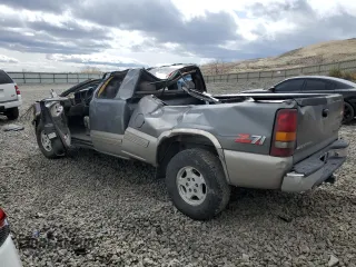 2000 Chevrolet Silverado 1500 LS with VIN 2GCEK19T8Y1171579, listed as a Copart auction lot 52135075 with 218,993 mi miles and Salvage Title. Bid and sale history available at carsss.com. Image 2.