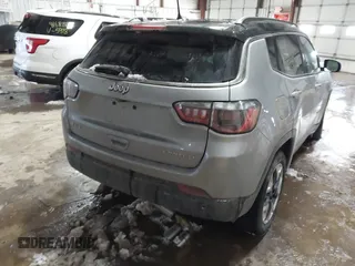 2022 Jeep Compass (RED) Edition with VIN 3C4NJDCB4NT113872, listed as a IAAI auction lot 41599438 with 68,364 mi miles. Bid and sale history available at carsss.com. Image 4.