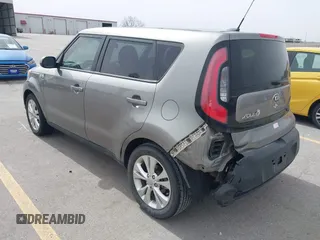 2015 Kia Soul + with VIN KNDJP3A5XF7112977, listed as a IAAI auction lot 41787435 with 184,000 mi miles. Bid and sale history available at carsss.com. Image 3.