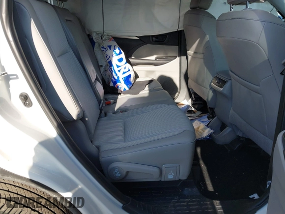 2019 Toyota Highlander LE z VIN 5TDBZRFH7KS964417, wystawiony jako IAAI lot #41443114 z przebiegiem 130 001 mil mil oraz . Historia ofert i sprzedaży dostępna na DreamBid. Obrazek 8.