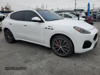 2023 Maserati Grecale Modena z VIN ZN682AVM0P7432182, wystawiony jako Copart lot #52376645 z przebiegiem 9 408 mil mil oraz Szkoda całkowita • Salvage title. Historia ofert i sprzedaży dostępna na DreamBid. Obrazek 4.