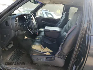 2001 Dodge Ram 2500 with VIN 1B7KF23W81J221120, listed as a Copart auction lot 68982544 with 146,853 mi miles and Salvage Title. Bid and sale history available at carsss.com. Image 7.