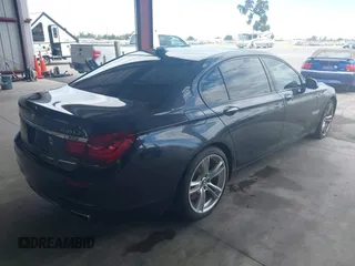 2013 BMW 7 Series 750Li с VIN WBAYE8C53DD132336, выставлен на аукционе IAAI как лот 42812991 с пробегом 174 099 миль миль и . История ставок и продаж доступна на DreamBid. Изображение 4.