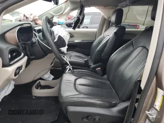 2017 Chrysler Pacifica Touring with VIN 2C4RC1DG6HR610644, listed as a Copart auction lot 63531525 with 92,381 mi miles and Clean title. Bid and sale history available at DreamBid. Image 7.