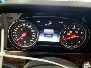 2017 Mercedes-Benz E 400 Luxury z VIN WDDZH6GB5HA260206, wystawiony jako Copart lot #58310575 z przebiegiem 150 644 mil mil oraz Szkoda całkowita • Salvage title. Historia ofert i sprzedaży dostępna na DreamBid. Obrazek 9.