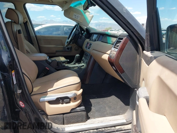 2005 Land Rover Range Rover z VIN SALMF11445A197370, wystawiony jako IAAI lot #42129179 z przebiegiem Nie podano mil oraz . Historia ofert i sprzedaży dostępna na DreamBid. Obrazek 5.