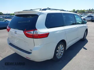 2017 Toyota Sienna XLE z VIN 5TDDZ3DC5HS162857, wystawiony jako IAAI lot #42054307 z przebiegiem 85 451 mil mil oraz . Historia ofert i sprzedaży dostępna na DreamBid. Obrazek 4.