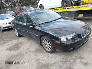 2004 Volvo S80 with VIN YV1TH59HX41349382, listed as a IAAI auction lot 41712062 with 77,124 mi miles. Bid and sale history available at carsss.com. Image 1.