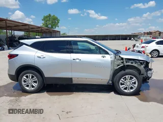 2021 Chevrolet Blazer LT z VIN 3GNKBCR47MS577835, wystawiony jako IAAI lot #42222310 z przebiegiem 26 030 mil mil oraz . Historia ofert i sprzedaży dostępna na DreamBid. Obrazek 14.