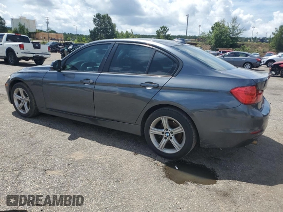 2015 BMW 3 Series 320i z VIN WBA3B1G56FNT63992, wystawiony jako Copart lot #60656215 z przebiegiem Nie podano mil oraz Czysty tytuł • Clean title. Historia ofert i sprzedaży dostępna na DreamBid. Obrazek 2.