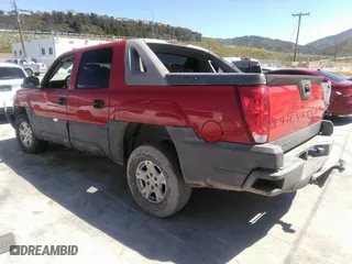 2006 Chevrolet Avalanche LT with VIN 3GNEC12Z36G170377, listed as a IAAI auction lot 39354647 with 172,775 mi miles. Bid and sale history available at carsss.com. Image 3.