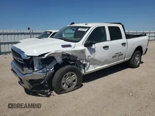2023 Ram 2500 Tradesman z VIN 3C6UR5CL7PG538704, wystawiony jako Copart lot #46488725 z przebiegiem 112 004 mil mil oraz Szkoda całkowita • Salvage title. Historia ofert i sprzedaży dostępna na DreamBid. Obrazek 1.