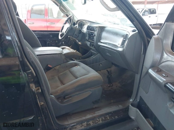2005 Ford Explorer Sport Trac XLS with VIN 1FMZU67K65UA48667, listed as a IAAI auction lot 41637238 with 213,925 mi miles. Bid and sale history available at carsss.com. Image 5.