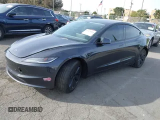 2024 Tesla Model 3 z VIN 5YJ3E1EA7RF736647, wystawiony jako IAAI lot #41372410 z przebiegiem 12 889 mil mil oraz . Historia ofert i sprzedaży dostępna na DreamBid. Obrazek 2.