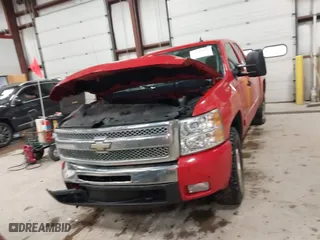 2010 Chevrolet Silverado 1500 LT with VIN 1GCSKSE35AZ214979, listed as a IAAI auction lot 41479224 with 272,254 mi miles. Bid and sale history available at carsss.com. Image 12.