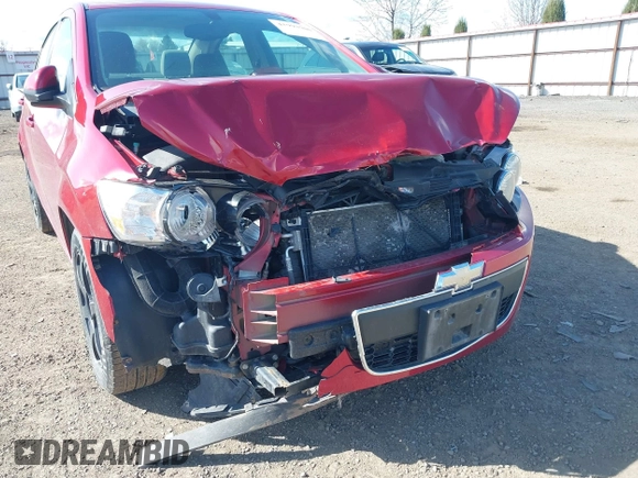 2015 Chevrolet Sonic LT with VIN 1G1JC5SH8F4182004, listed as a IAAI auction lot 41993900 with 73,359 mi miles and . Bid and sale history available at DreamBid. Image 6.