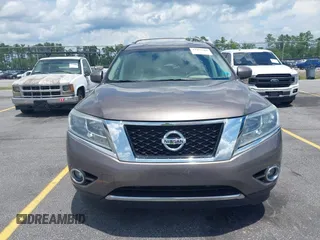 2014 Nissan Pathfinder SV z VIN 5N1AR2MMXEC639636, wystawiony jako IAAI lot #42475668 z przebiegiem 184 578 mil mil oraz . Historia ofert i sprzedaży dostępna na DreamBid. Obrazek 6.