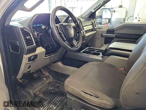 2018 Ford F-350 Platinum z VIN 1FT7W3B60JEB74719, wystawiony jako IAAI lot #42511159 z przebiegiem 121 703 mil mil oraz . Historia ofert i sprzedaży dostępna na DreamBid. Obrazek 16.