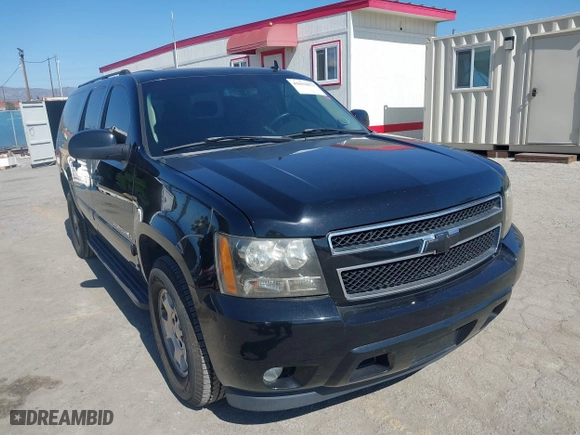 2007 Chevrolet Suburban LT with VIN 3GNFC16J07G243215, listed as a IAAI auction lot 41631673 with 200,990 mi miles. Bid and sale history available at carsss.com. Image 1.