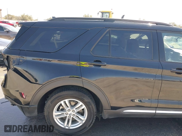 2023 Ford Explorer XLT with VIN 1FMSK7DH0PGB25363, listed as a IAAI auction lot 41783475 with 39,611 mi miles. Bid and sale history available at carsss.com. Image 18.