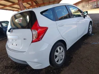 2017 Nissan Note SV z VIN 3N1CE2CP6HL363780, wystawiony jako IAAI lot #41670439 z przebiegiem 82 945 mil mil oraz . Historia ofert i sprzedaży dostępna na DreamBid. Obrazek 4.