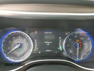 2017 Chrysler Pacifica Touring L Plus z VIN 2C4RC1EG6HR840098, wystawiony jako Copart lot #55848335 z przebiegiem 233 269 mil mil oraz Szkoda całkowita • Salvage title. Historia ofert i sprzedaży dostępna na DreamBid. Obrazek 9.