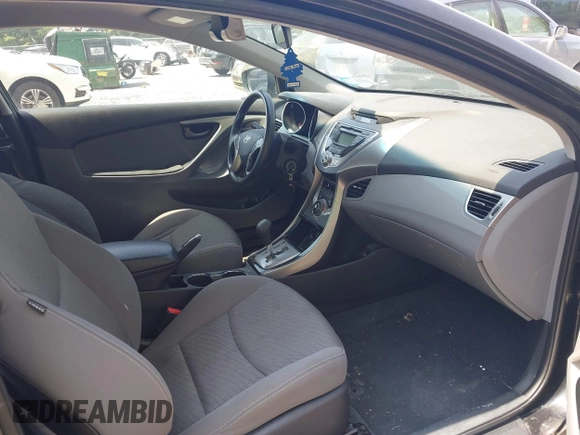 2013 Hyundai Elantra GS z VIN KMHDH6AE5DU003123, wystawiony jako IAAI lot #42426644 z przebiegiem 134 582 mil mil oraz . Historia ofert i sprzedaży dostępna na DreamBid. Obrazek 5.