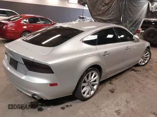 2012 Audi A7 z VIN WAUWGCFC2CN091270, wystawiony jako IAAI lot #41261927 z przebiegiem 109 756 mil mil oraz . Historia ofert i sprzedaży dostępna na DreamBid. Obrazek 4.