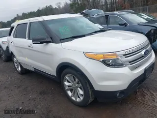 2013 Ford Explorer XLT with VIN 1FM5K7D83DGC67232, listed as a IAAI auction lot 41032227 with 151,518 mi miles. Bid and sale history available at carsss.com. Image 1.