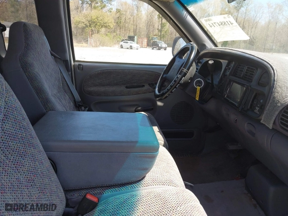1998 Dodge Ram 1500 with VIN 3B7HC13Y7WG184231, listed as a IAAI auction lot 41884714 with 136,079 mi miles. Bid and sale history available at carsss.com. Image 5.