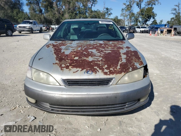 1997 Lexus ES 300 Luxury Sport Sdn with VIN JT8BF22G9V0025028, listed as a Copart auction lot 88229995 with 0 mi miles and Salvage Title. Bid and sale history available at carsss.com. Image 5.