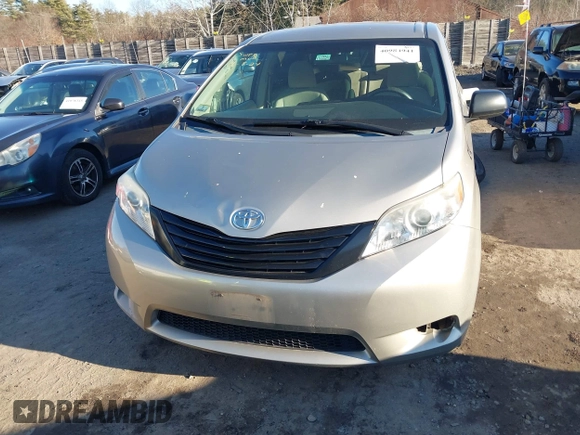 2015 Toyota Sienna L с VIN 5TDZK3DC6FS543494, выставлен на аукционе IAAI как лот 40984941 с пробегом 146 352 миль миль и . История ставок и продаж доступна на DreamBid. Изображение 12.