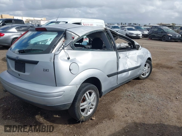 2000 Ford Focus ZX3 with VIN 3FAFP3139YR210307, listed as a IAAI auction lot 41946264 with 215,233 mi miles and . Bid and sale history available at DreamBid. Image 4.