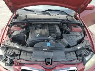 2011 BMW 3 Series 328i xDrive z VIN WBAKF3C55BE442596, wystawiony jako Copart lot #55130345 z przebiegiem 95 848 mil mil oraz Szkody całkowita. Historia ofert i sprzedaży dostępna na DreamBid. Obrazek 11.
