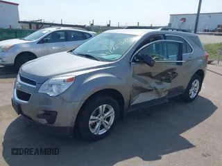 2012 Chevrolet Equinox 1LT z VIN 2GNALDEK2C6353498, wystawiony jako IAAI lot #42214371 z przebiegiem 167 691 mil mil oraz . Historia ofert i sprzedaży dostępna na DreamBid. Obrazek 18.