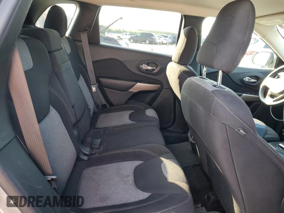 2018 Jeep Cherokee Latitude Tech Connect z VIN 1C4PJLCBXJD528035, wystawiony jako Copart lot #65602975 z przebiegiem 180 208 mil mil oraz Czysty tytuł • Clean title. Historia ofert i sprzedaży dostępna na DreamBid. Obrazek 10.