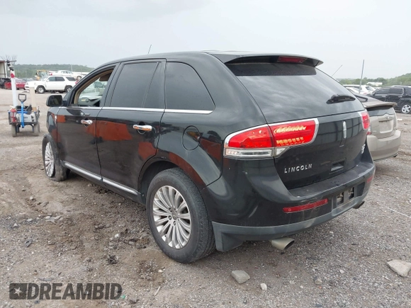 2011 Lincoln MKX with VIN 2LMDJ8JK1BBJ21327, listed as a IAAI auction lot 39778150 with 191,013 mi miles. Bid and sale history available at carsss.com. Image 3.
