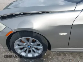 2009 BMW 3 Series 328i z VIN WBAPH77559NM47504, wystawiony jako IAAI lot #42474817 z przebiegiem 130 176 mil mil oraz . Historia ofert i sprzedaży dostępna na DreamBid. Obrazek 17.