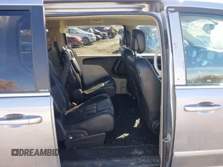 2014 Chrysler Town & Country Touring with VIN 2C4RC1BG8ER208400, listed as a IAAI auction lot 41611970 with 105,589 mi miles. Bid and sale history available at carsss.com. Image 8.
