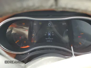 2020 Jeep Grand Cherokee Summit с VIN 1C4RJFJG7LC417296, выставлен на аукционе Copart как лот 51608355 с пробегом 42 485 миль миль и Списание • Salvage title. История ставок и продаж доступна на DreamBid. Изображение 9.