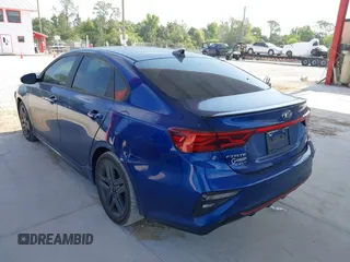 2021 Kia Forte GT-Line z VIN 3KPF34AD2ME386931, wystawiony jako IAAI lot #42333561 z przebiegiem 83 689 mil mil oraz . Historia ofert i sprzedaży dostępna na DreamBid. Obrazek 3.