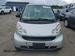 2008 Smart fortwo Pure z VIN WMEEJ31XX8K195221, wystawiony jako Copart lot #57217555 z przebiegiem 54 525 mil mil oraz Tytuł czysty. Historia ofert i sprzedaży dostępna na DreamBid. Obrazek 5.