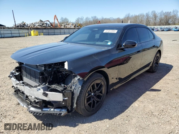 2024 BMW 7 Series 760i xDrive z VIN WBA33EJ05RCS69054, wystawiony jako Copart lot #52484995 z przebiegiem 11 101 mil mil oraz Szkoda całkowita • Salvage title. Historia ofert i sprzedaży dostępna na DreamBid. Obrazek 1.