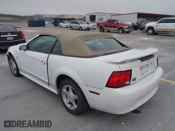 2001 Ford Mustang Deluxe с VIN 1FAFP44471F226003, выставлен на аукционе IAAI как лот 42079409 с пробегом 145 021 миль миль и . История ставок и продаж доступна на DreamBid. Изображение 3.