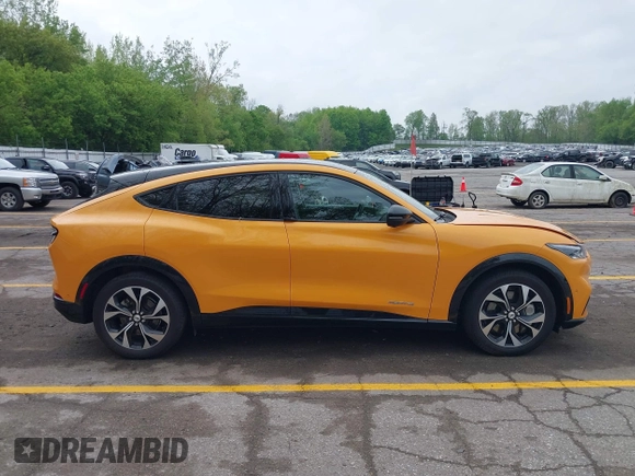 2023 Ford Mustang Mach-E Premium с VIN 3FMTK3SS2PMA49095, выставлен на аукционе IAAI как лот 42255255 с пробегом 23 307 миль миль и . История ставок и продаж доступна на DreamBid. Изображение 14.