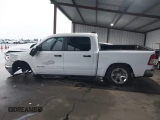 2023 Ram 1500 Big Horn z VIN 1C6RRFFG7PN698664, wystawiony jako IAAI lot #41103495 z przebiegiem 34 307 mil mil oraz . Historia ofert i sprzedaży dostępna na DreamBid. Obrazek 15.