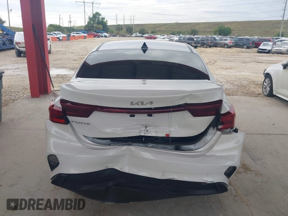 2023 Kia Forte LXS z VIN 3KPF24AD4PE612653, wystawiony jako IAAI lot #41660877 z przebiegiem 16 920 mil mil oraz . Historia ofert i sprzedaży dostępna na DreamBid. Obrazek 16.