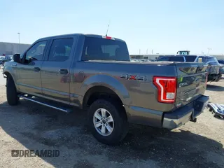 2015 Ford F-150 XLT with VIN 1FTEW1EF4FKE72884, listed as a IAAI auction lot 41833903 with 196,597 mi miles. Bid and sale history available at carsss.com. Image 3.